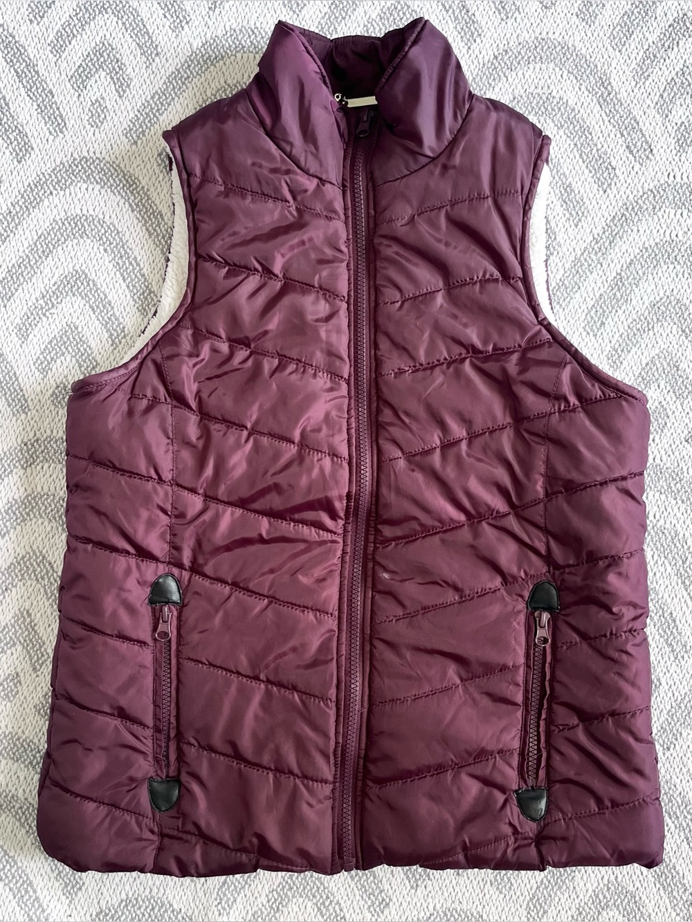 INDIGO SAINTS Women’s Plum Purple Puffer Vest Small
